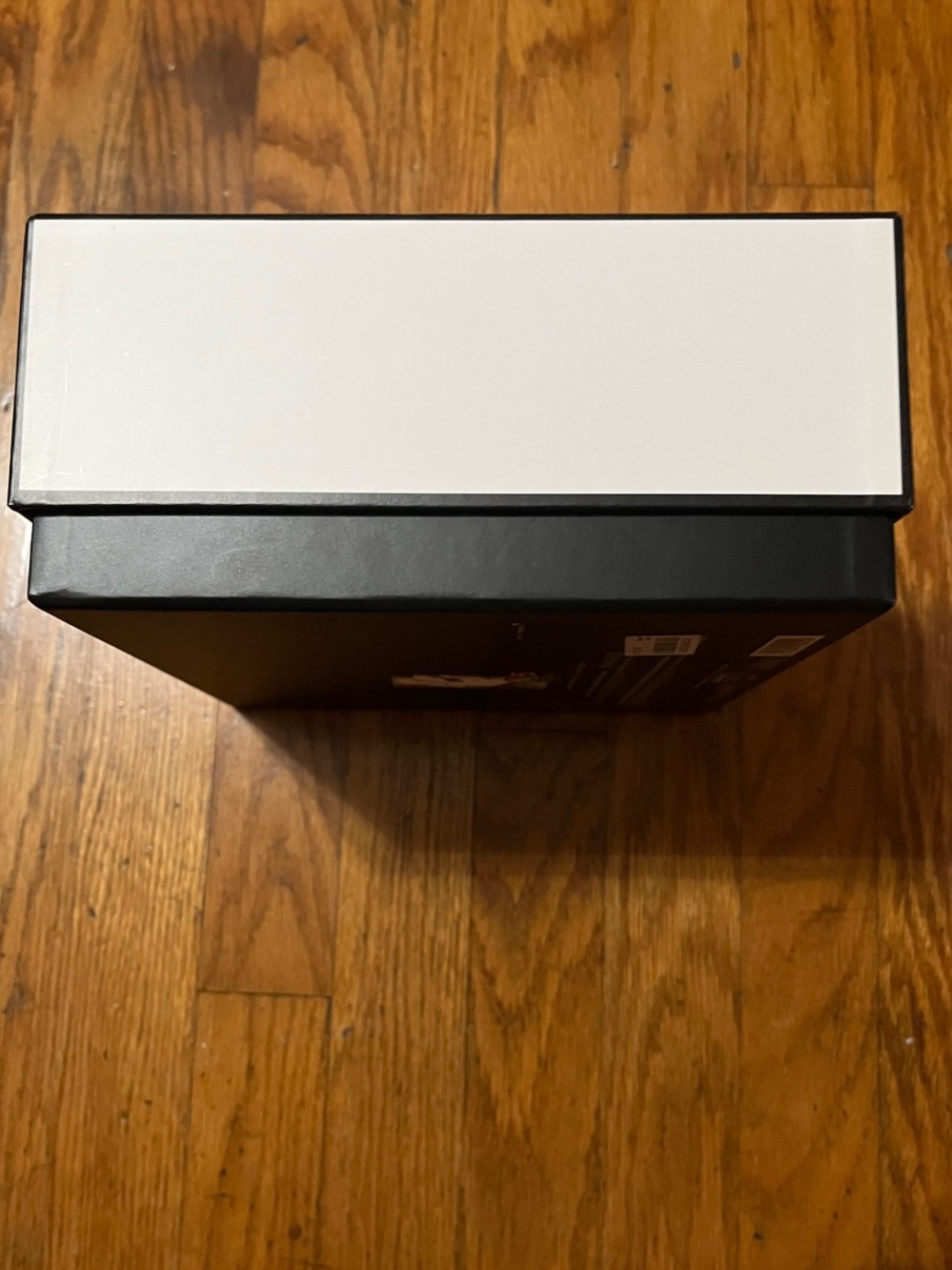 CHANEL Black Embossed Logo on White Empty Box - Picture 9 of 15